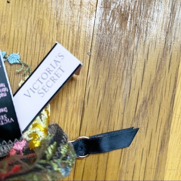 NWT Victorias Secret Yellow Floral Lace Embroidered Garter Belt Lingerie M/L - Picture 4 of 5